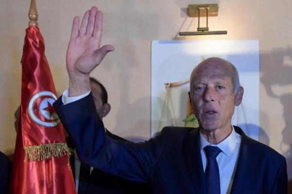 درخواست بزرگترین تشکل صنفی تونس برای برکناری رئیس جمهور این کشور
