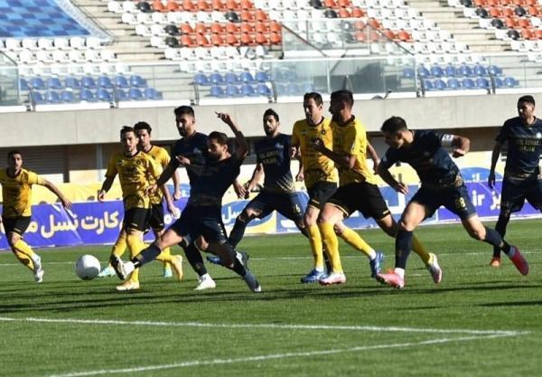 لیگ برتر فوتبال، فزونی گل گهر مقابل سپاهان و تساوی طرفدار و نفت در نیمه اول