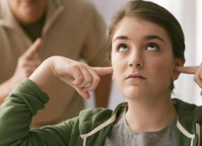 چرا نوجوانان به والدین شان گوش نمی دهند؟