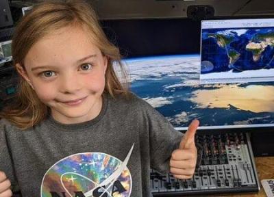 عکس ، تماس حیرت انگیز دختر بچه 8 ساله با ایستگاه فضایی با این وسیله!